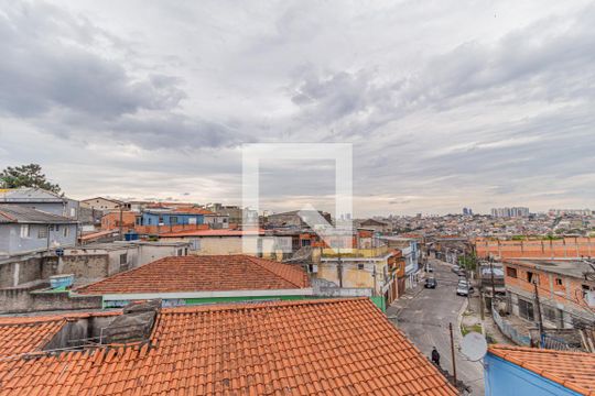 Vista Quintal de casa à venda com 3 quartos, 196m² em Vila Yolanda, Osasco