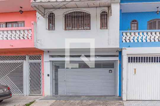 Fachada de casa à venda com 3 quartos, 196m² em Vila Yolanda, Osasco