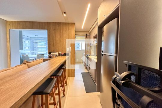 Cozinha de apartamento à venda com 2 quartos, 69m² em Parque Industrial Tomas Edson, São Paulo
