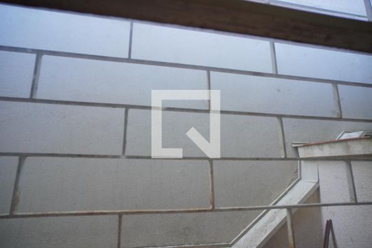 Sala 2 - Vista de casa à venda com 3 quartos, 450m² em Jardim Lindóia, Porto Alegre