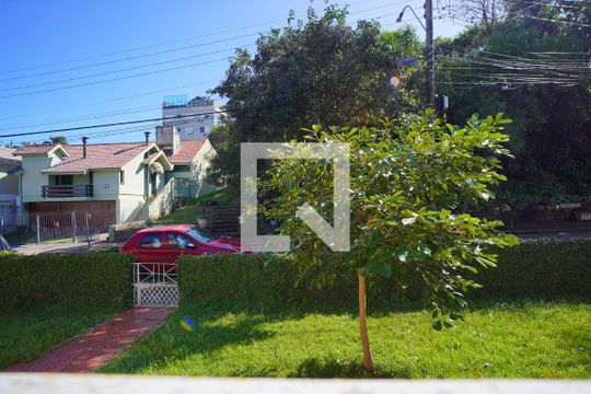 Sala - Vista de casa à venda com 3 quartos, 450m² em Jardim Lindóia, Porto Alegre
