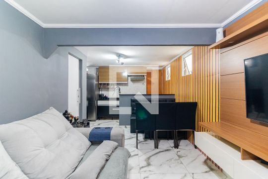 Sala de apartamento para alugar com 2 quartos, 45m² em Cidade Ademar, São Paulo