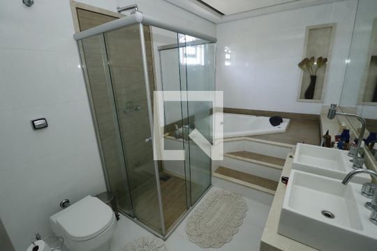 Banheiro  de casa para alugar com 4 quartos, 100m² em Setor de Mansões Park Way , Brasília
