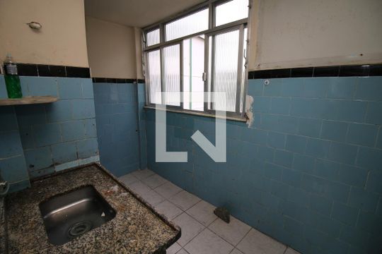 Cozinha de apartamento à venda com 1 quarto, 33m² em Tomás Coelho, Rio de Janeiro
