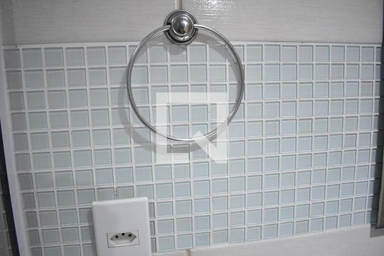 Detalhe do banheiro de casa para alugar com 2 quartos, 110m² em Campo Grande, Rio de Janeiro