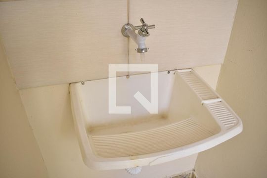 Tanque de casa para alugar com 2 quartos, 110m² em Campo Grande, Rio de Janeiro