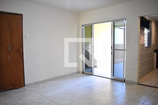 Casa para alugar com 2 quartos, 110m² em Campo Grande, Rio de Janeiro