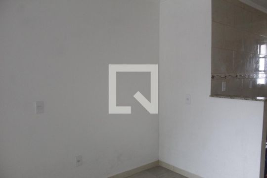 Cozinha de casa para alugar com 2 quartos, 60m² em Jardim Algarve, Alvorada