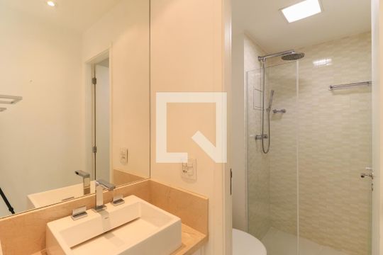 Banheiro de apartamento à venda com 1 quarto, 49m² em Campo Belo, São Paulo