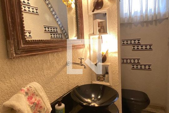 Lavabo de casa de condomínio à venda com 4 quartos, 320m² em Alphaville, Santana de Parnaíba