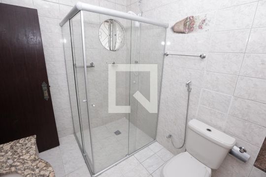 Banheiro da Suíte de casa à venda com 3 quartos, 392m² em Jardim Riacho das Pedras, Contagem