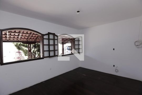 Sala de casa à venda com 3 quartos, 392m² em Jardim Riacho das Pedras, Contagem