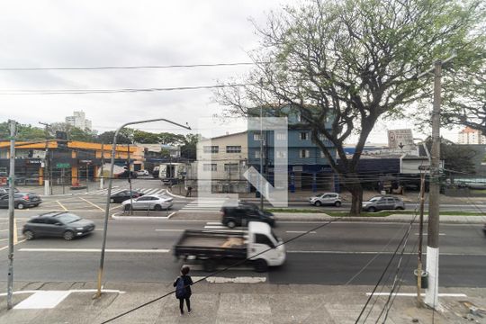 Vista Quarto 1 de apartamento para alugar com 2 quartos, 60m² em Vila Heliopolis, São Paulo