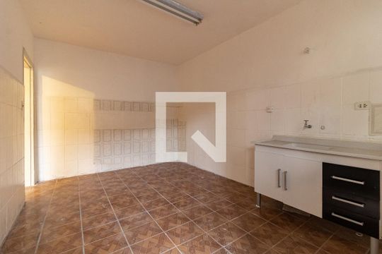 Cozinha de apartamento para alugar com 2 quartos, 60m² em Vila Heliopolis, São Paulo