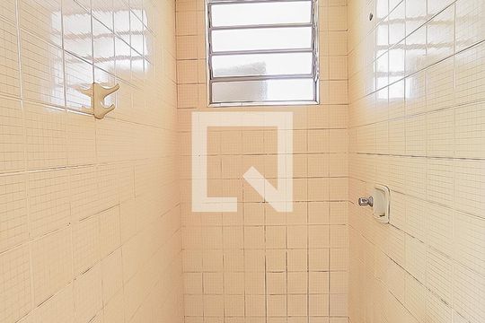 Banheiro de apartamento para alugar com 1 quarto, 60m² em Rondônia, Novo Hamburgo
