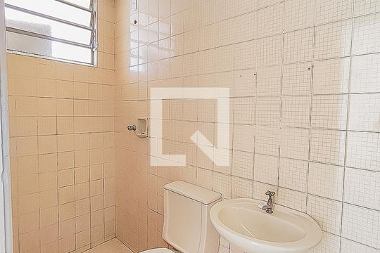 Banheiro de apartamento para alugar com 1 quarto, 60m² em Rondônia, Novo Hamburgo