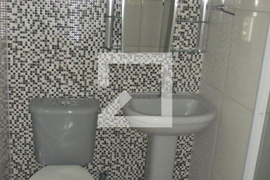 Banheiro de apartamento à venda com 2 quartos, 50m² em Pilares, Rio de Janeiro