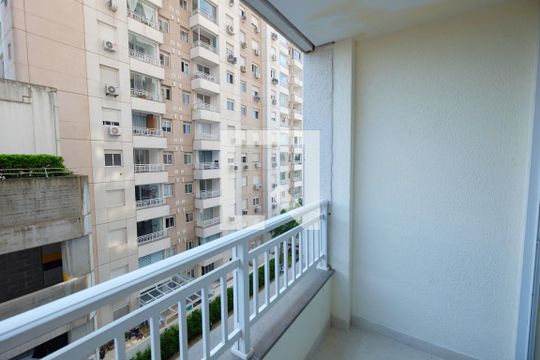 Sacada de apartamento à venda com 2 quartos, 51m² em Farrapos, Porto Alegre
