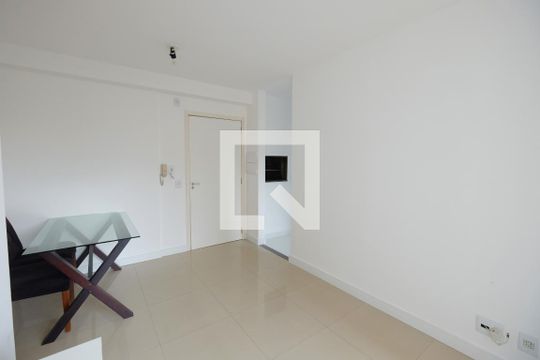 Sala de apartamento à venda com 2 quartos, 51m² em Farrapos, Porto Alegre