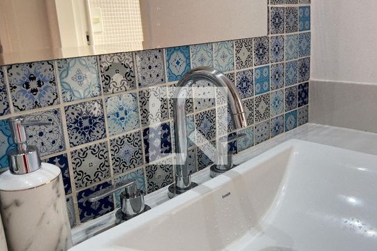 Banheiro de apartamento à venda com 1 quarto, 52m² em Vila Olímpia, São Paulo