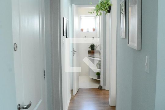 Corredor de apartamento à venda com 2 quartos, 71m² em Vila Romana, São Paulo