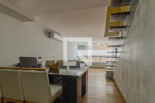 Sala de apartamento para alugar com 2 quartos, 80m² em Vitória, Salvador
