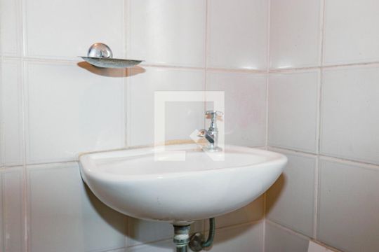 Banheiro de apartamento para alugar com 3 quartos, 60m² em Jardim Bonfiglioli, São Paulo