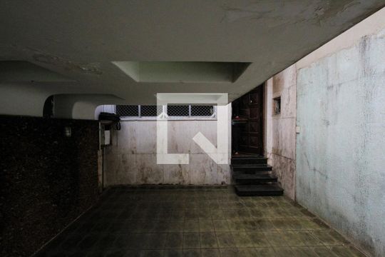Garagem de casa à venda com 2 quartos, 80m² em Vila Prudente, São Paulo