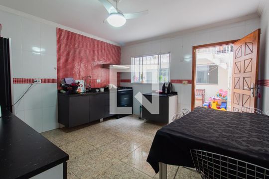 Cozinha de casa para alugar com 3 quartos, 120m² em Vila Praia, São Paulo