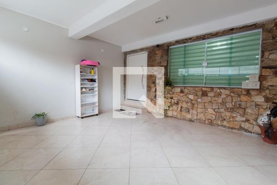Garagem de casa para alugar com 3 quartos, 120m² em Vila Praia, São Paulo