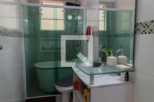 Banheiro de casa para alugar com 3 quartos, 120m² em Vila Praia, São Paulo