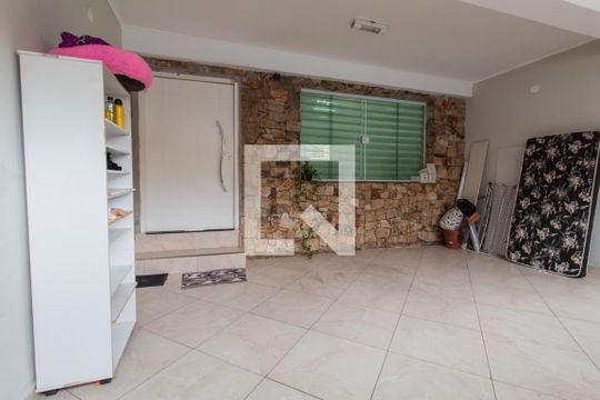 Garagem de casa para alugar com 3 quartos, 120m² em Vila Praia, São Paulo