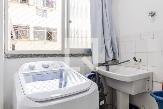 Area de Serviço de apartamento para alugar com 1 quarto, 42m² em Vila Ipiranga, Porto Alegre