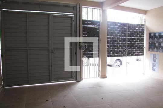 Garagem de casa à venda com 12 quartos, 400m² em Parque Cisper, São Paulo