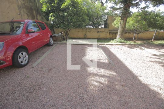 Garagem de apartamento à venda com 3 quartos, 80m² em Petrópolis, Porto Alegre