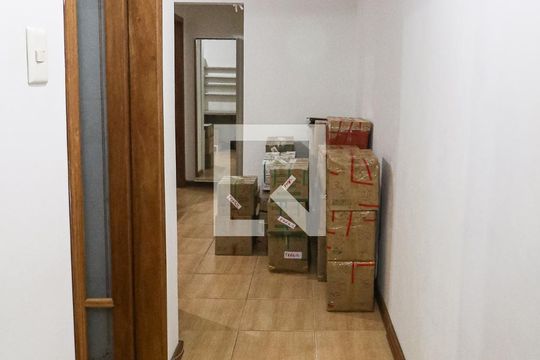 Corredor de apartamento à venda com 1 quarto, 57m² em Centro Histórico, Porto Alegre