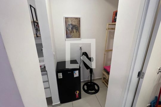 Cozinha de kitnet/studio para alugar com 1 quarto, 25m² em Perdizes, São Paulo