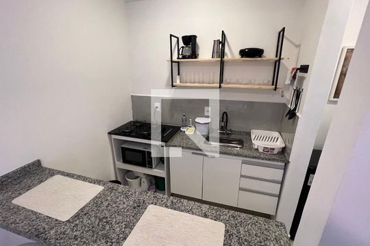Cozinha de kitnet/studio para alugar com 1 quarto, 25m² em Perdizes, São Paulo