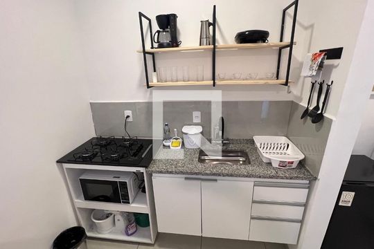 Cozinha de kitnet/studio para alugar com 1 quarto, 25m² em Perdizes, São Paulo