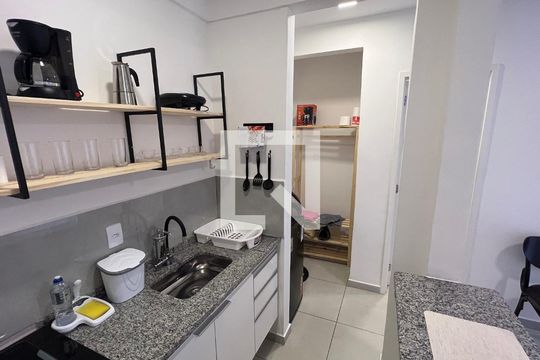 Cozinha de kitnet/studio para alugar com 1 quarto, 25m² em Perdizes, São Paulo