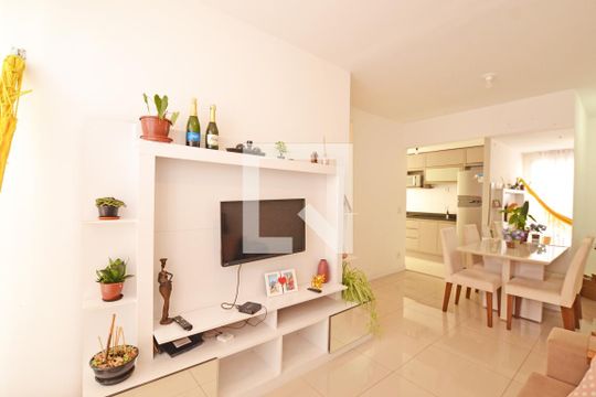 Sala de apartamento à venda com 2 quartos, 58m² em Vila Nova, Porto Alegre
