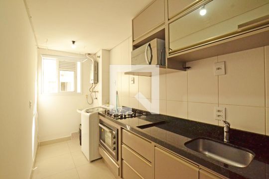Cozinha de apartamento à venda com 2 quartos, 58m² em Vila Nova, Porto Alegre