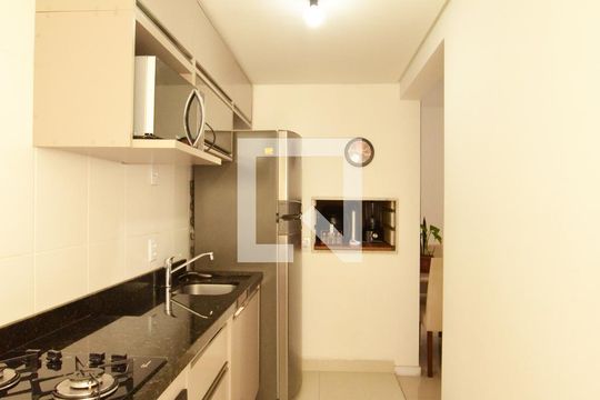 Cozinha de apartamento para alugar com 2 quartos, 58m² em Vila Nova, Porto Alegre