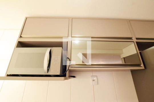 Cozinha de apartamento à venda com 2 quartos, 58m² em Vila Nova, Porto Alegre