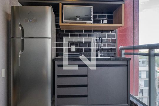 Varanda de kitnet/studio para alugar com 1 quarto, 30m² em Pinheiros, São Paulo