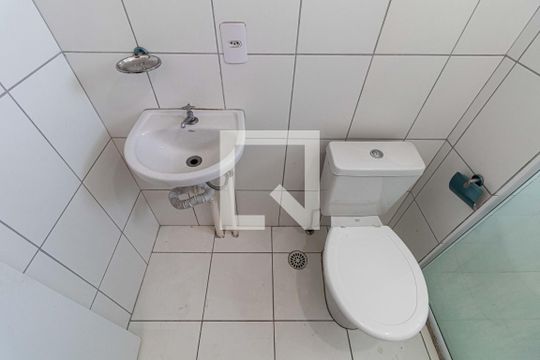 Banheiro de kitnet/studio à venda com 1 quarto, 26m² em Vila Butantã, São Paulo