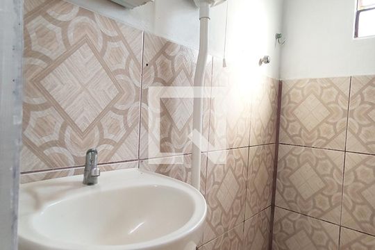 Banheiro de casa para alugar com 2 quartos, 75m² em Feitoria, São Leopoldo