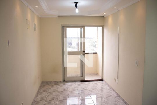 Sala de apartamento para alugar com 2 quartos, 57m² em Vila Carmosina, São Paulo
