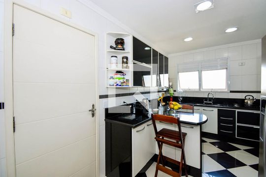Cozinha de apartamento à venda com 3 quartos, 140m² em Vila Milton, Guarulhos