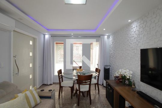 Sala de casa à venda com 2 quartos, 105m² em Parque Boturussu, São Paulo